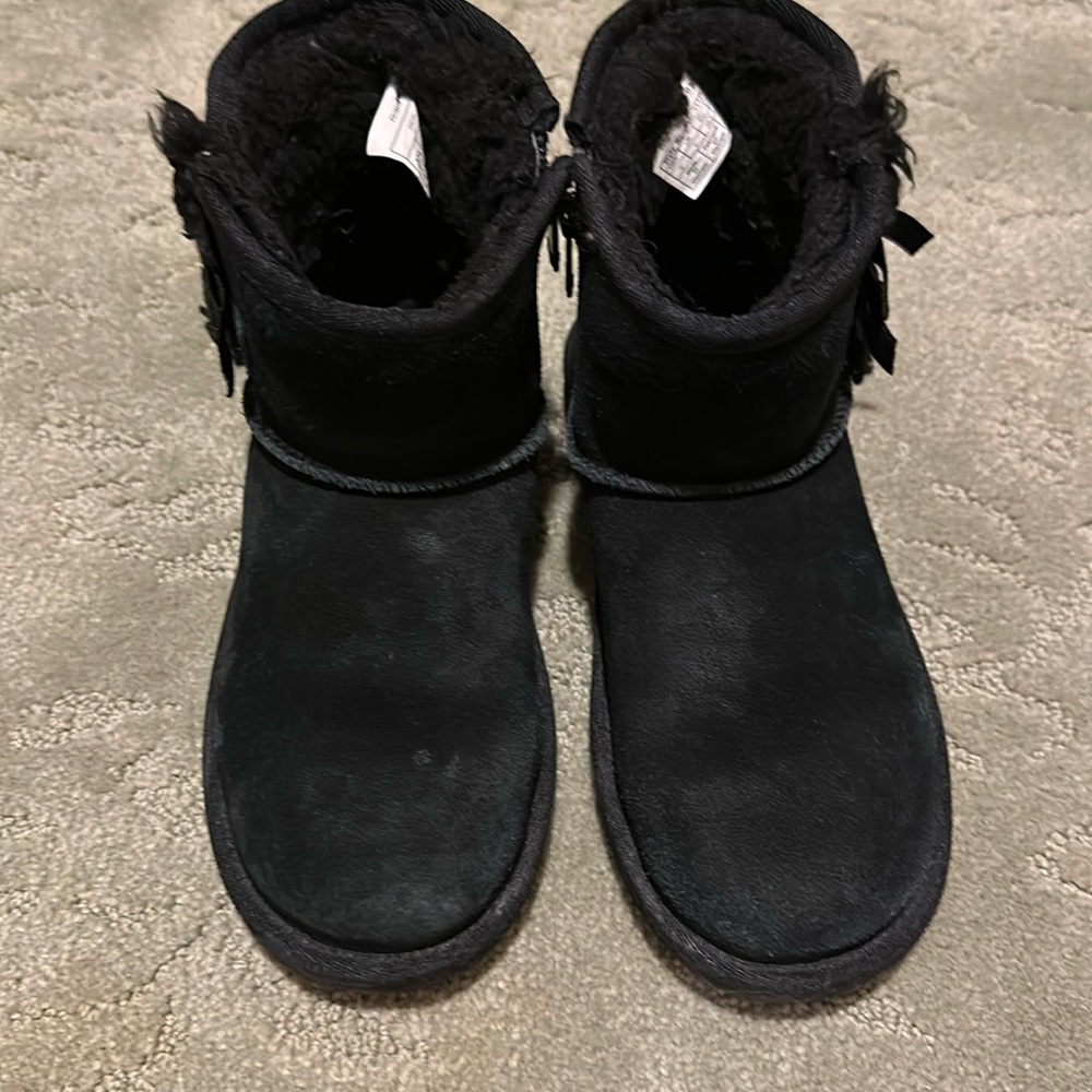 Koolaburra by Ugg Victoria short black youth 2